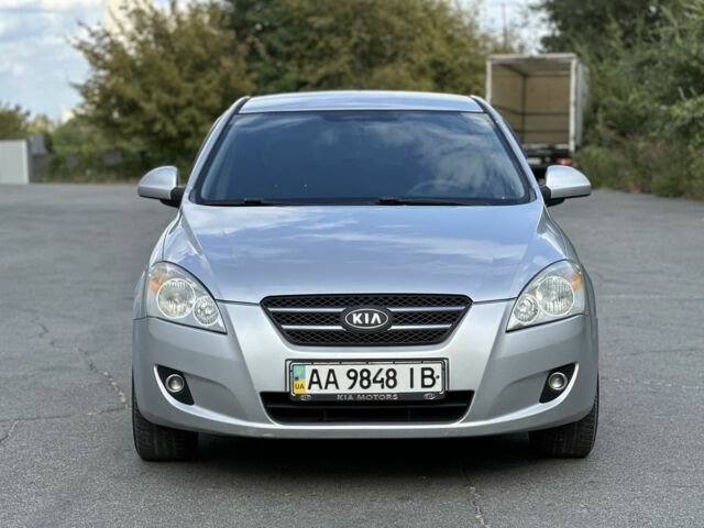 Серый Киа Сид, объемом двигателя 2 л и пробегом 207 тыс. км за 5999 $, фото 2 на Automoto.ua