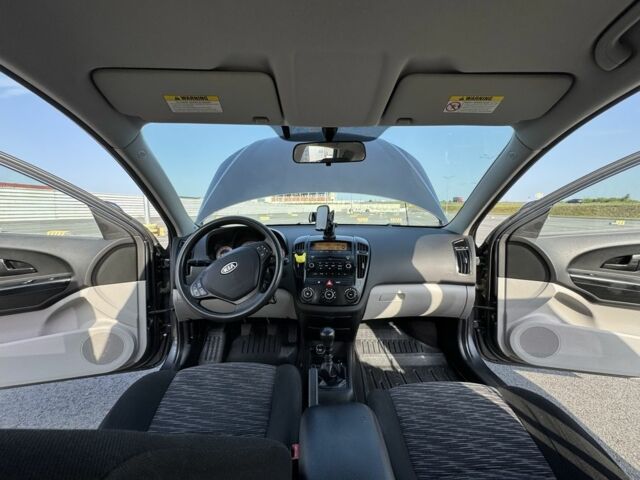 Серый Киа Сид, объемом двигателя 1.4 л и пробегом 199 тыс. км за 5550 $, фото 6 на Automoto.ua