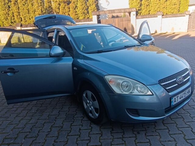 Серый Киа Сид, объемом двигателя 1.4 л и пробегом 220 тыс. км за 4600 $, фото 4 на Automoto.ua