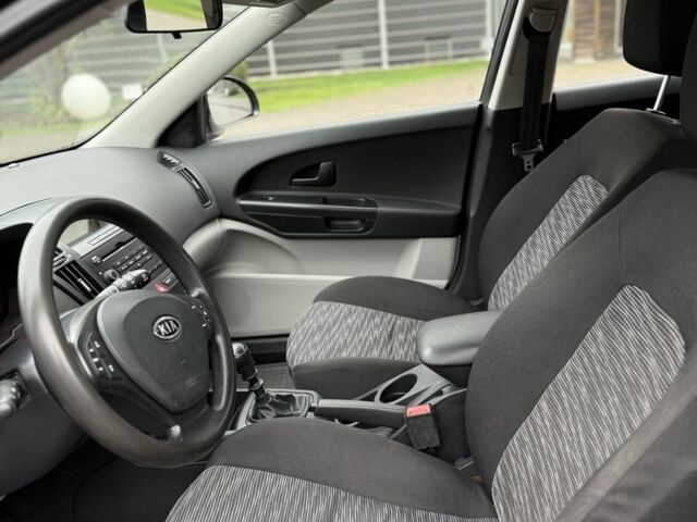 Серый Киа Сид, объемом двигателя 1.4 л и пробегом 95 тыс. км за 6800 $, фото 4 на Automoto.ua