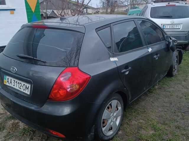 Сірий Кіа Сід, об'ємом двигуна 0 л та пробігом 247 тис. км за 2200 $, фото 4 на Automoto.ua
