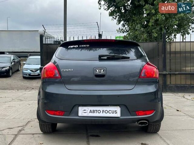 Серый Киа Сид, объемом двигателя 1.4 л и пробегом 247 тыс. км за 4490 $, фото 5 на Automoto.ua