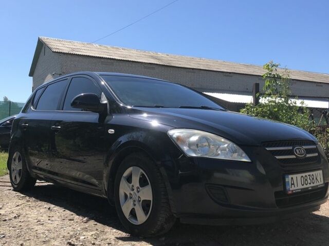 Серый Киа Сид, объемом двигателя 1.6 л и пробегом 300 тыс. км за 6250 $, фото 1 на Automoto.ua