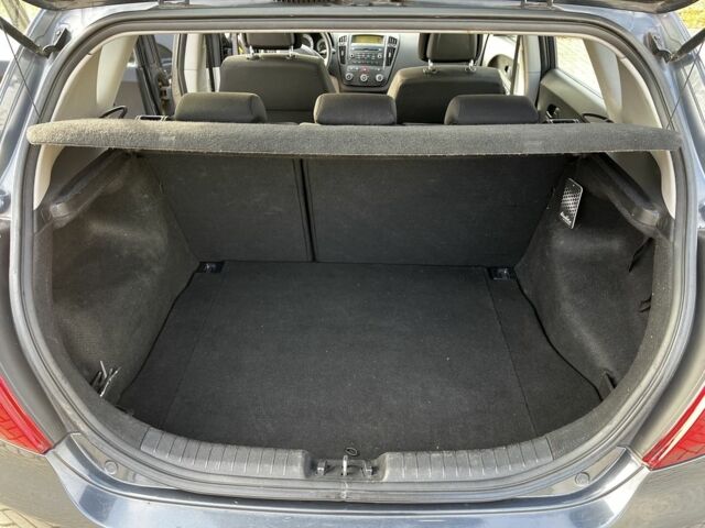 Серый Киа Сид, объемом двигателя 1.6 л и пробегом 237 тыс. км за 4700 $, фото 7 на Automoto.ua