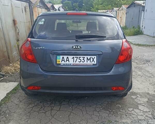 Серый Киа Сид, объемом двигателя 1.59 л и пробегом 230 тыс. км за 5800 $, фото 2 на Automoto.ua