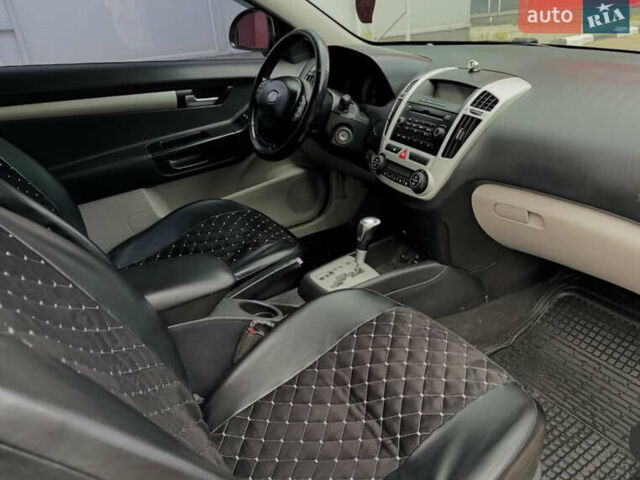 Серый Киа Сид, объемом двигателя 1.59 л и пробегом 201 тыс. км за 5100 $, фото 4 на Automoto.ua