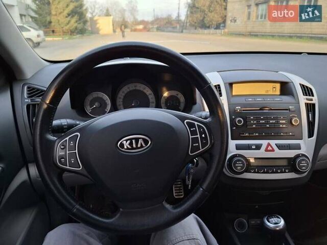 Серый Киа Сид, объемом двигателя 1.59 л и пробегом 253 тыс. км за 5900 $, фото 10 на Automoto.ua