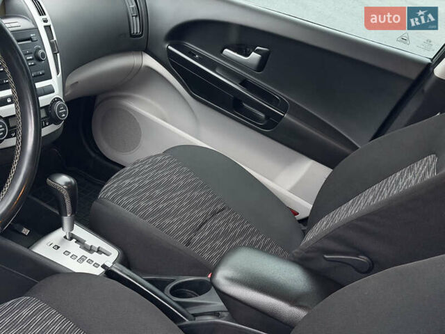 Серый Киа Сид, объемом двигателя 1.59 л и пробегом 218 тыс. км за 6750 $, фото 6 на Automoto.ua