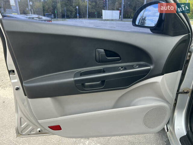 Серый Киа Сид, объемом двигателя 1.58 л и пробегом 219 тыс. км за 5100 $, фото 15 на Automoto.ua