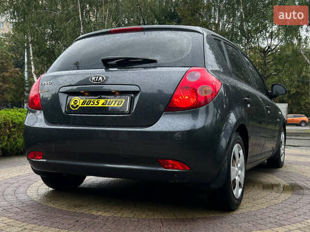 Серый Киа Сид, объемом двигателя 1.6 л и пробегом 167 тыс. км за 6600 $, фото 6 на Automoto.ua