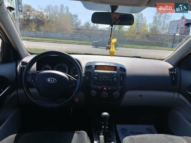 Серый Киа Сид, объемом двигателя 1.4 л и пробегом 156 тыс. км за 5100 $, фото 8 на Automoto.ua