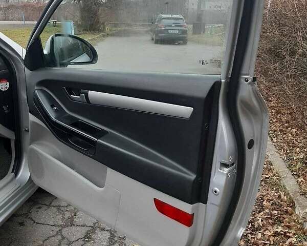 Сірий Кіа Сід, об'ємом двигуна 1.4 л та пробігом 228 тис. км за 3500 $, фото 6 на Automoto.ua
