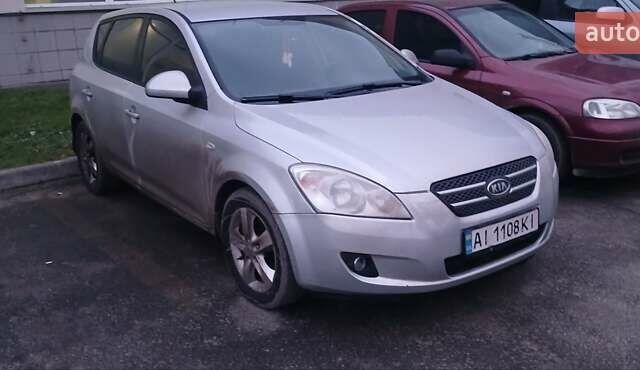 Серый Киа Сид, объемом двигателя 2 л и пробегом 292 тыс. км за 8000 $, фото 14 на Automoto.ua