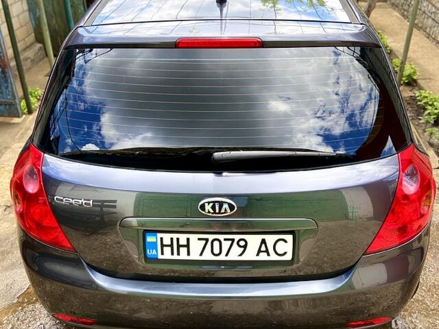 Серый Киа Сид, объемом двигателя 1.6 л и пробегом 203 тыс. км за 6600 $, фото 3 на Automoto.ua