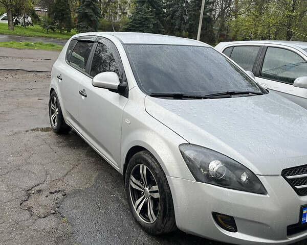 Кіа Сід 2008 у Дніпро (Дніпропетровську) на Automoto.ua Сірий Кіа Сід, об'ємом двигуна 1.59 л та пробігом 145 тис. км за 6500 $, фото 1 на Automoto.ua