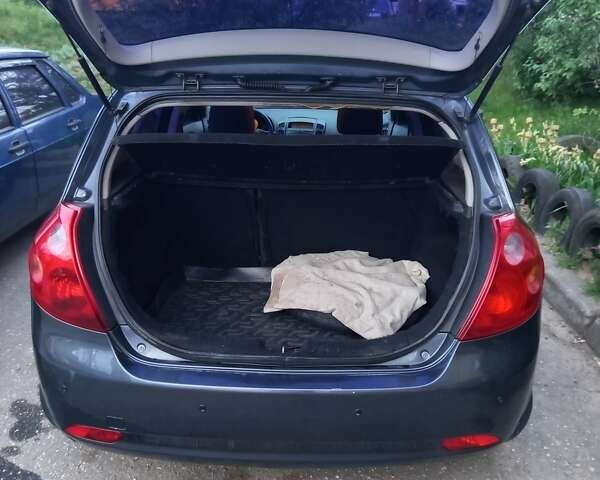 Киа Сид 2008 в Харькове на Automoto.ua Серый Киа Сид, объемом двигателя 1.59 л и пробегом 240 тыс. км за 5900 $, фото 7 на Automoto.ua