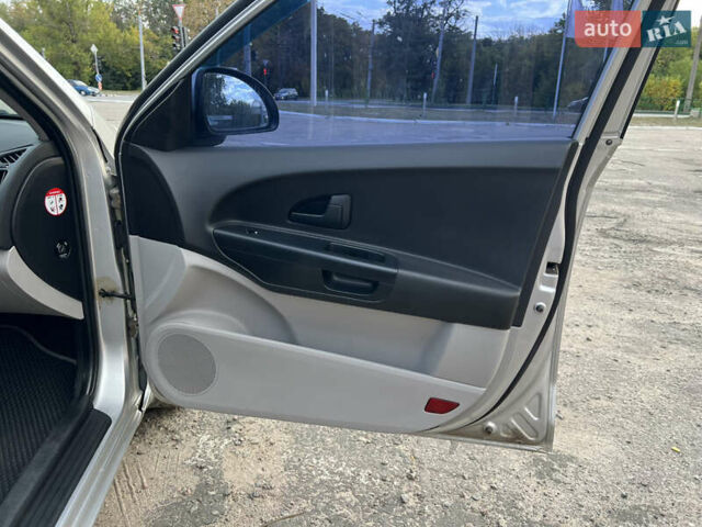 Сірий Кіа Сід, об'ємом двигуна 1.6 л та пробігом 219 тис. км за 4800 $, фото 23 на Automoto.ua