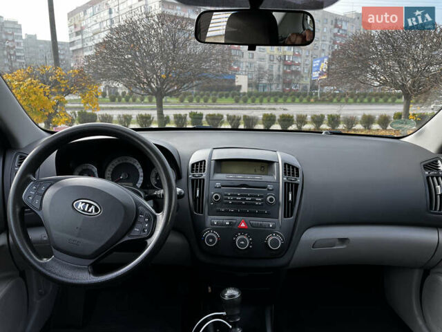 Сірий Кіа Сід, об'ємом двигуна 1.59 л та пробігом 240 тис. км за 4700 $, фото 9 на Automoto.ua