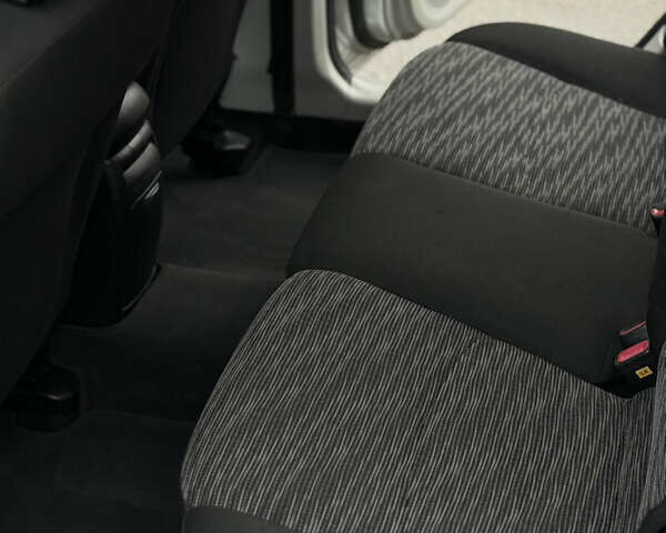 Серый Киа Сид, объемом двигателя 1.4 л и пробегом 274 тыс. км за 3600 $, фото 15 на Automoto.ua