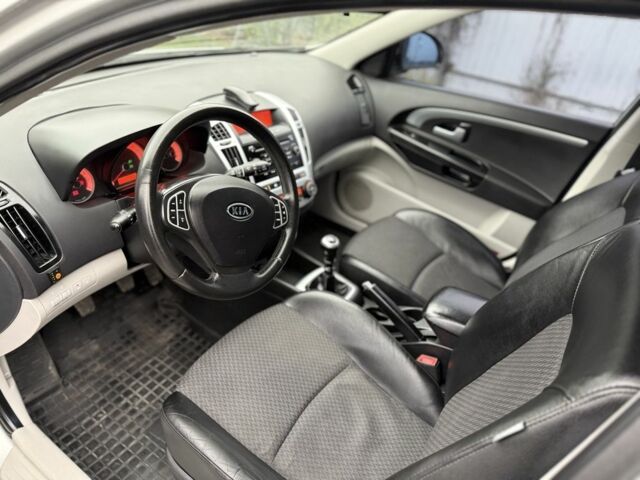 Серый Киа Сид, объемом двигателя 2 л и пробегом 191 тыс. км за 5700 $, фото 3 на Automoto.ua