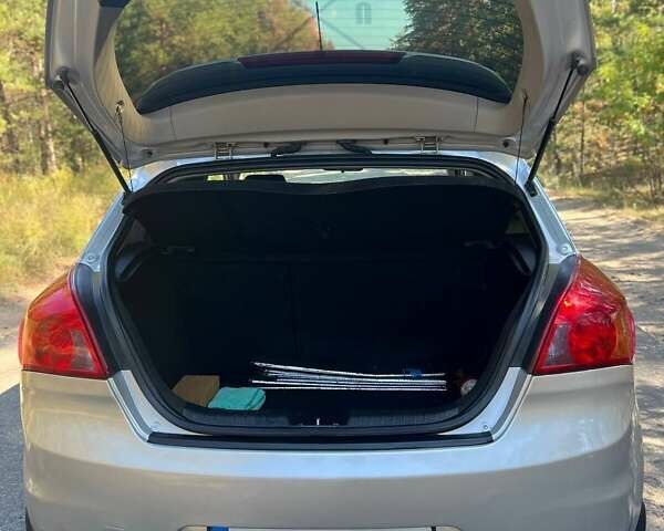 Сірий Кіа Сід, об'ємом двигуна 1.4 л та пробігом 297 тис. км за 4500 $, фото 2 на Automoto.ua
