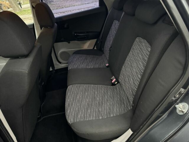 Серый Киа Сид, объемом двигателя 1.6 л и пробегом 201 тыс. км за 5300 $, фото 9 на Automoto.ua