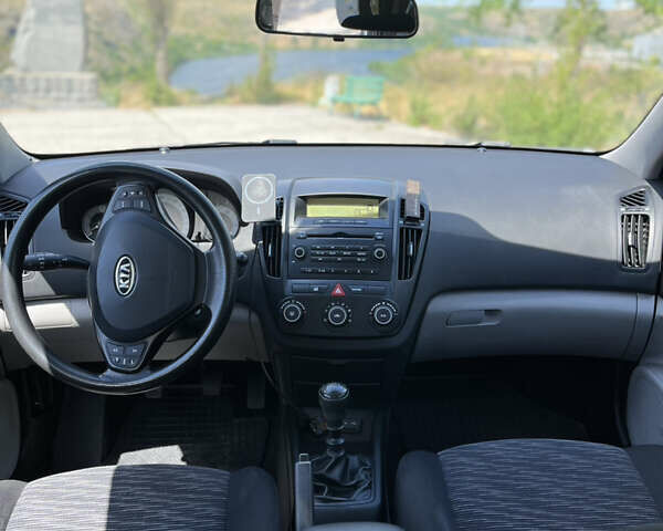 Сірий Кіа Сід, об'ємом двигуна 1.4 л та пробігом 176 тис. км за 5800 $, фото 19 на Automoto.ua