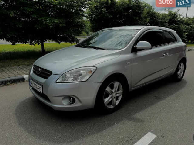 Серый Киа Сид, объемом двигателя 1.59 л и пробегом 201 тыс. км за 5100 $, фото 1 на Automoto.ua