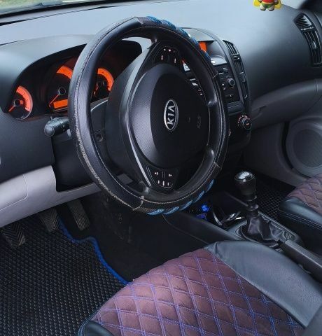 Серый Киа Сид, объемом двигателя 1.6 л и пробегом 208 тыс. км за 4800 $, фото 11 на Automoto.ua