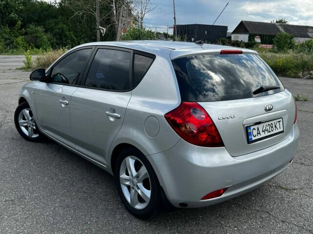 Сірий Кіа Сід, об'ємом двигуна 0 л та пробігом 250 тис. км за 6024 $, фото 16 на Automoto.ua
