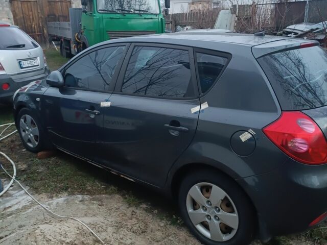 Сірий Кіа Сід, об'ємом двигуна 0 л та пробігом 247 тис. км за 2200 $, фото 2 на Automoto.ua