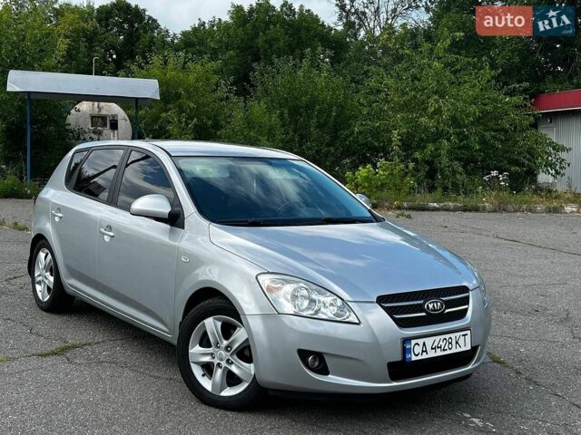Серый Киа Сид, объемом двигателя 1.58 л и пробегом 248 тыс. км за 5700 $, фото 9 на Automoto.ua
