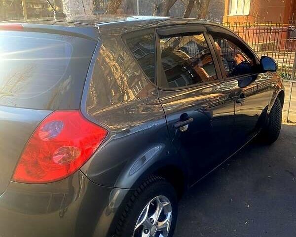 Серый Киа Сид, объемом двигателя 1.6 л и пробегом 255 тыс. км за 6100 $, фото 9 на Automoto.ua