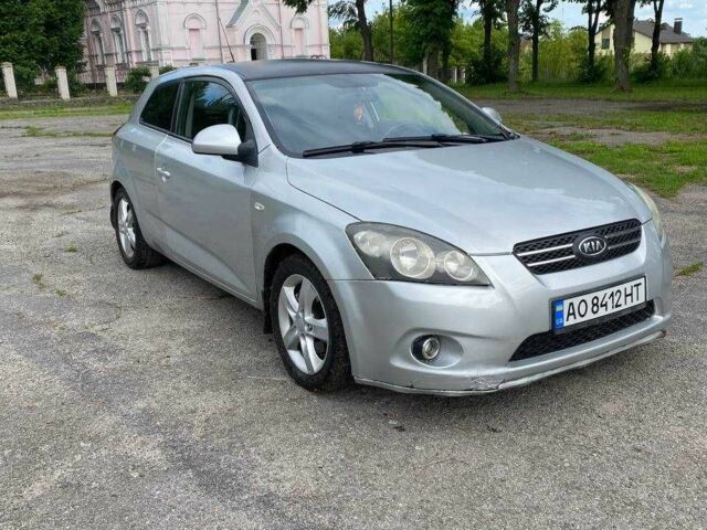 Серый Киа Сид, объемом двигателя 1.4 л и пробегом 228 тыс. км за 3200 $, фото 3 на Automoto.ua