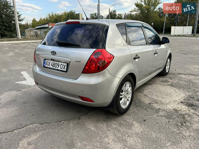 Сірий Кіа Сід, об'ємом двигуна 1.6 л та пробігом 219 тис. км за 4800 $, фото 12 на Automoto.ua