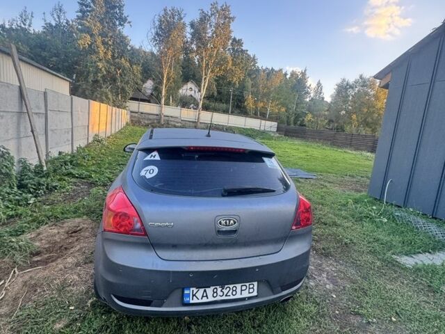 Серый Киа Сид, объемом двигателя 1.6 л и пробегом 280 тыс. км за 4007 $, фото 6 на Automoto.ua