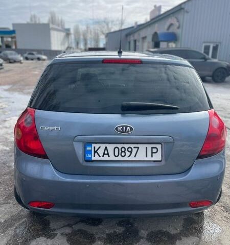 Серый Киа Сид, объемом двигателя 1.4 л и пробегом 320 тыс. км за 5200 $, фото 5 на Automoto.ua