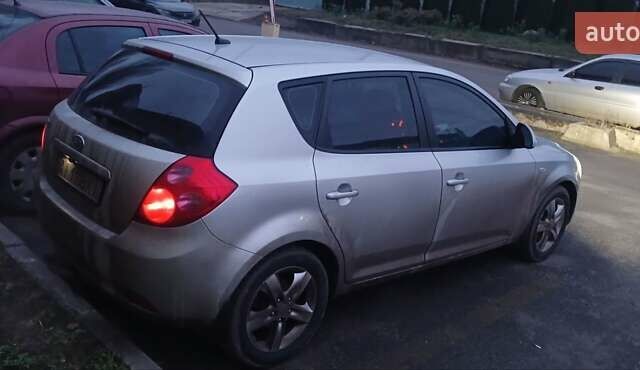 Серый Киа Сид, объемом двигателя 2 л и пробегом 292 тыс. км за 8000 $, фото 26 на Automoto.ua