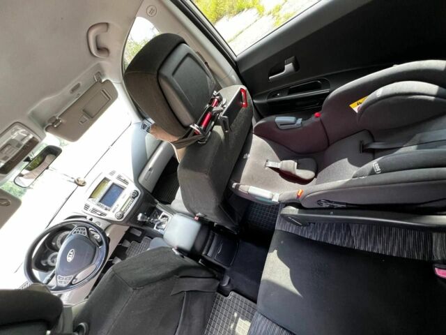 Сірий Кіа Сід, об'ємом двигуна 0 л та пробігом 250 тис. км за 6024 $, фото 8 на Automoto.ua