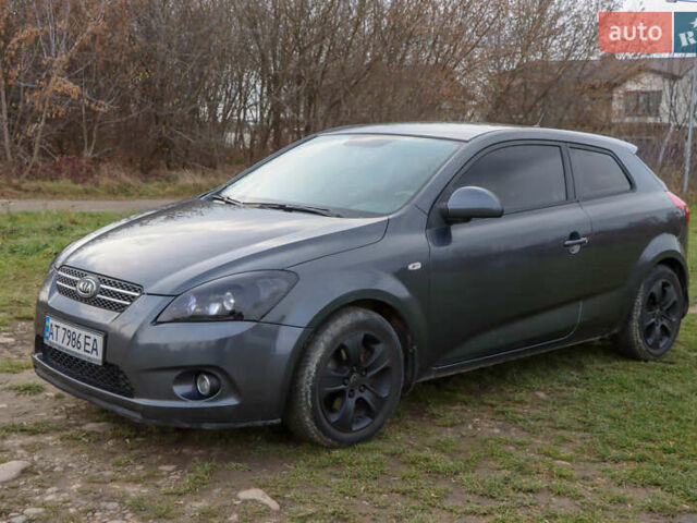 Серый Киа Сид, объемом двигателя 1.59 л и пробегом 211 тыс. км за 7000 $, фото 1 на Automoto.ua