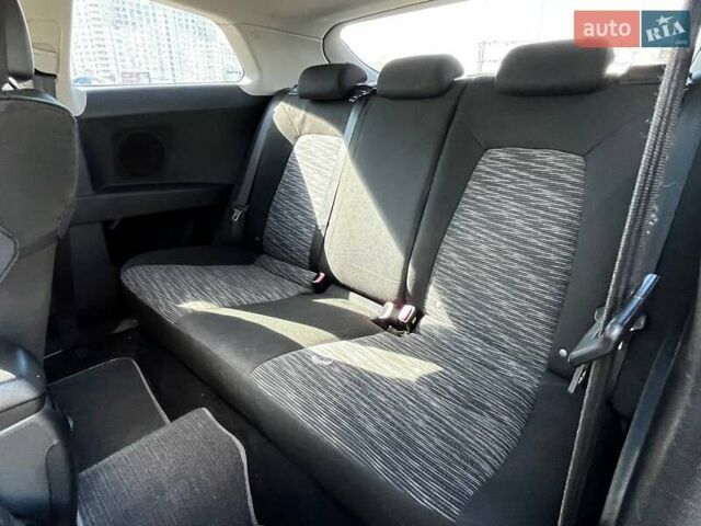 Сірий Кіа Сід, об'ємом двигуна 1.6 л та пробігом 215 тис. км за 4990 $, фото 10 на Automoto.ua