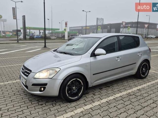 Серый Киа Сид, объемом двигателя 1.6 л и пробегом 265 тыс. км за 5599 $, фото 3 на Automoto.ua