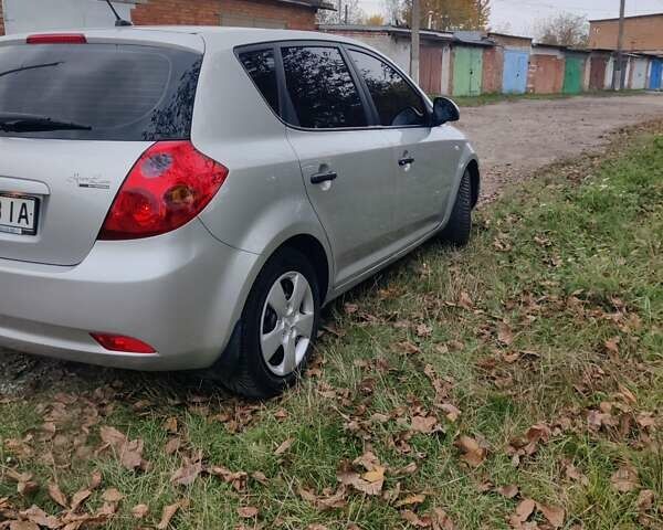 Сірий Кіа Сід, об'ємом двигуна 1.59 л та пробігом 163 тис. км за 5600 $, фото 9 на Automoto.ua