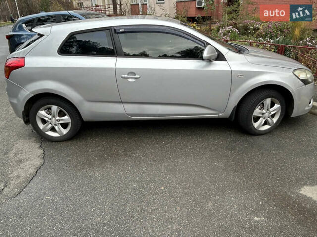 Сірий Кіа Сід, об'ємом двигуна 2 л та пробігом 281 тис. км за 6400 $, фото 2 на Automoto.ua