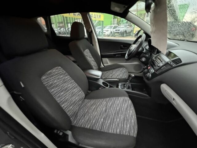 Серый Киа Сид, объемом двигателя 1.6 л и пробегом 201 тыс. км за 5300 $, фото 11 на Automoto.ua