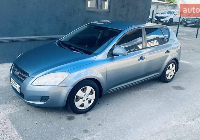 Серый Киа Сид, объемом двигателя 1.58 л и пробегом 250 тыс. км за 5500 $, фото 9 на Automoto.ua