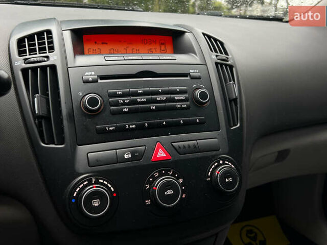 Серый Киа Сид, объемом двигателя 1.6 л и пробегом 167 тыс. км за 6600 $, фото 17 на Automoto.ua