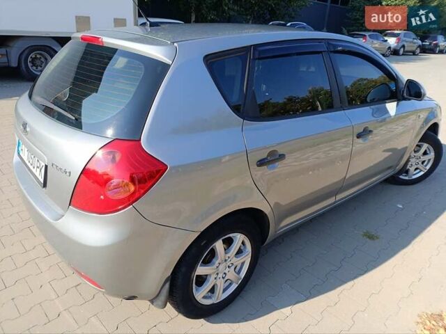 Сірий Кіа Сід, об'ємом двигуна 1.59 л та пробігом 262 тис. км за 6300 $, фото 3 на Automoto.ua