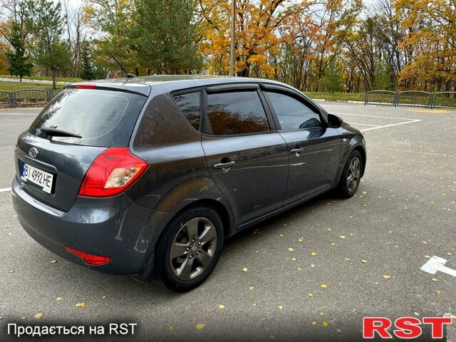 Серый Киа Сид, объемом двигателя 1.4 л и пробегом 202 тыс. км за 6300 $, фото 1 на Automoto.ua