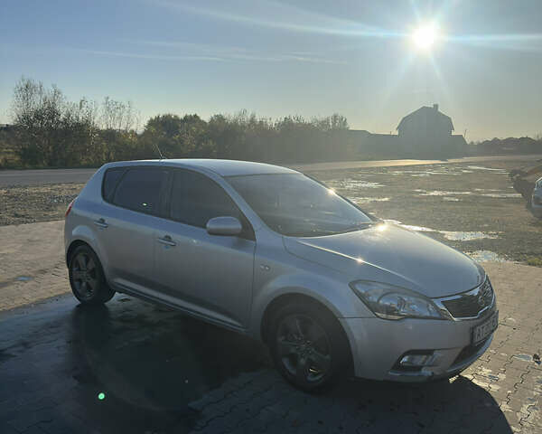 Серый Киа Сид, объемом двигателя 1.59 л и пробегом 187 тыс. км за 5100 $, фото 3 на Automoto.ua